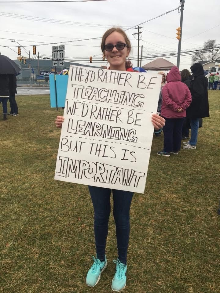 Student supporting the teacher strike